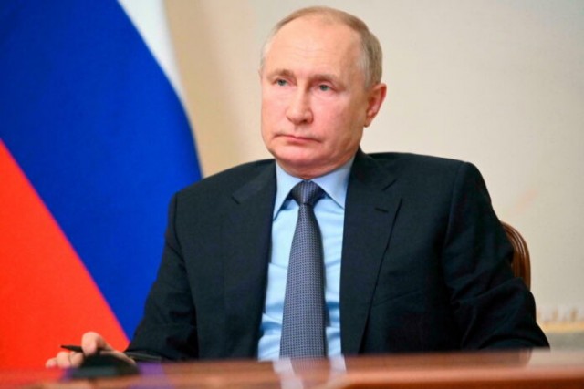 Президент России поручил правительству представить комплекс мер по сдерживанию цен на продукты