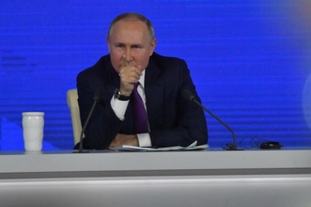 Владимир Путин подписал указ об ограничении импорта и экспорта продовольствия и сырья
