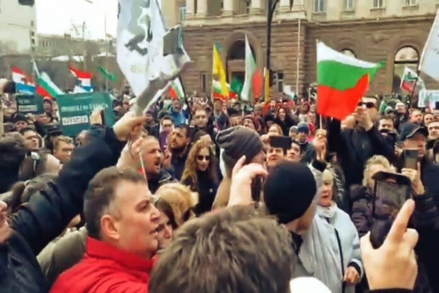Мы не будем умирать молча: польские фермеры заблокировали Варшаву