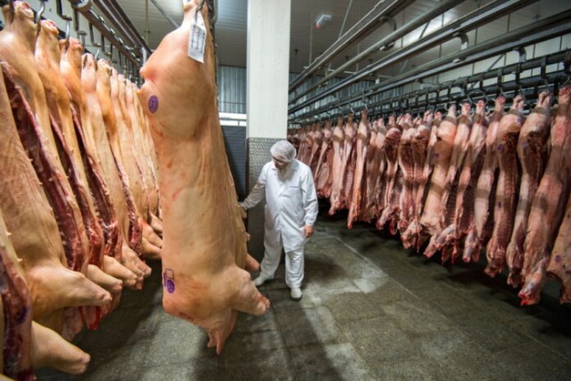 Импортное мясо будут ввозить в зависимости от объемов собственного производства и насыщения внутренн