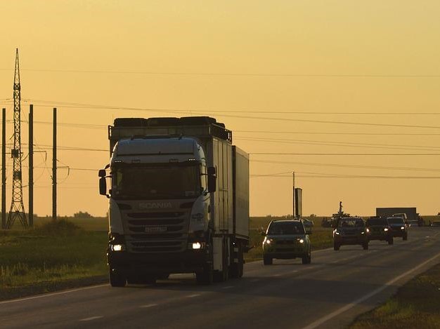 Минтранс вновь прорабатывает ограничение движения грузовиков из ЕС
